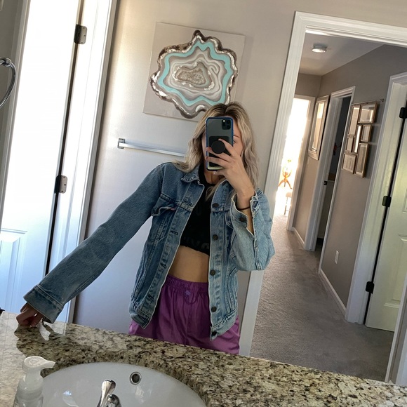 Vintage Levi’s Denim Jacket - Picture 4 of 5